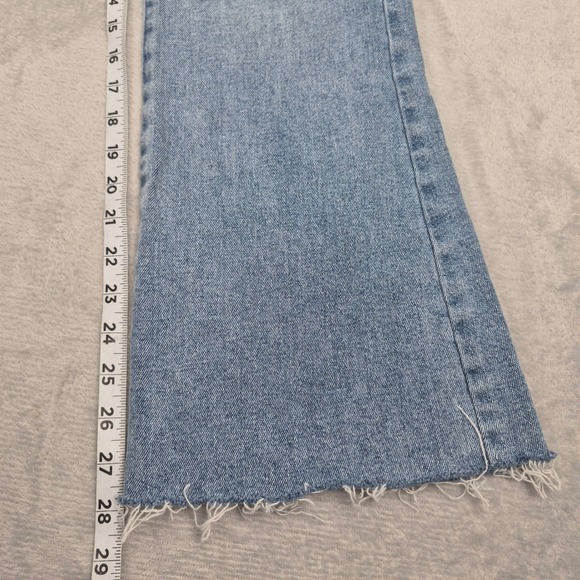 KanCan Petite 3 (28) Hawthorne Jeans Light Wash Flare Raw Hem Patch Pocket Short - Picture 6 of 11